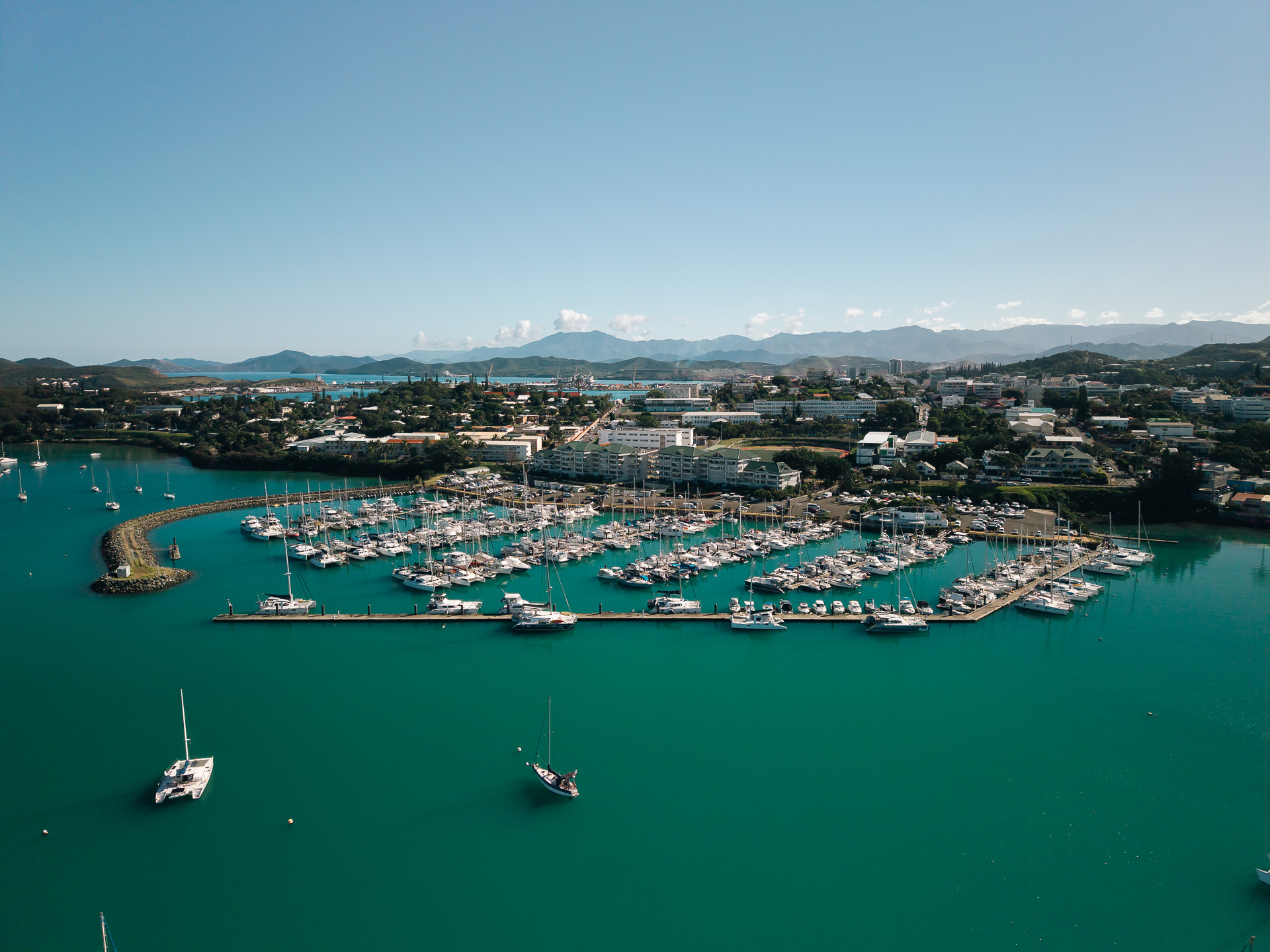 Vue aérienne de la marina Port du Sud et de son ponton visiteurs, à Nouméa
